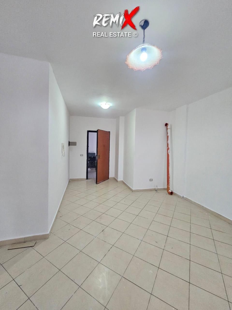 Jepet-me-qera-apartament-2+1-prane-Kazazit-