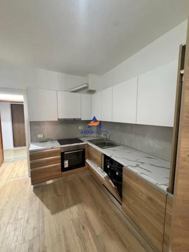 SHITET APARTAMENT 2+1 "RRUGA HAMDI SULÇEBE, MBRAPA COCORD" 1