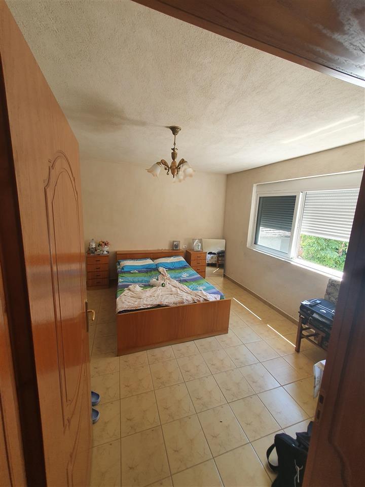 Apartment-Shtepi-Pallat-1985