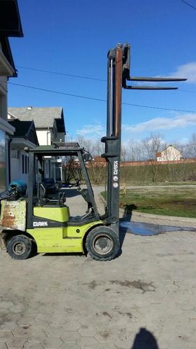 Clark CGP 30 -- 3 TONSHE 1996
