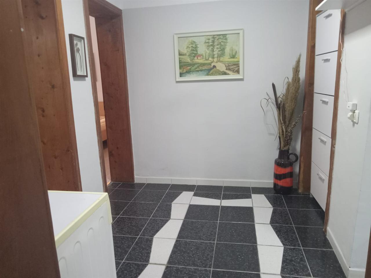 JEPET-ME-QERA-APARTAMENT-1+1-55000-LEKE-MYSLYM-SHYRI