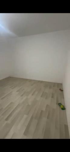 APARTAMENT ME QERA 2+1+2 5 MAJI 45.000 LEKE