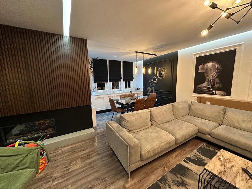 0677157705-JAPIM-ME-QIRA-APARTAMENT-2+1+2-NE-QENDER-TE-DURRE