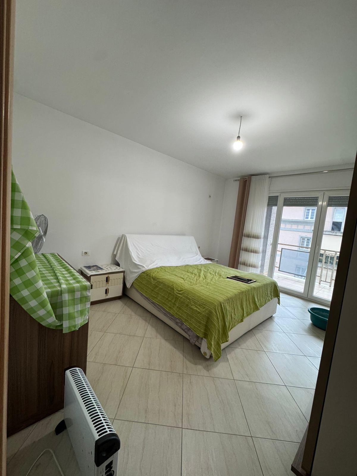 Sarreq---Apartment-2+1+2---prane-kishes-madhe