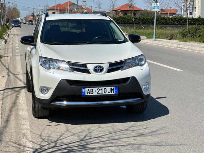 Shitet Toyota RAV4 sport 2.2 ,  2014
