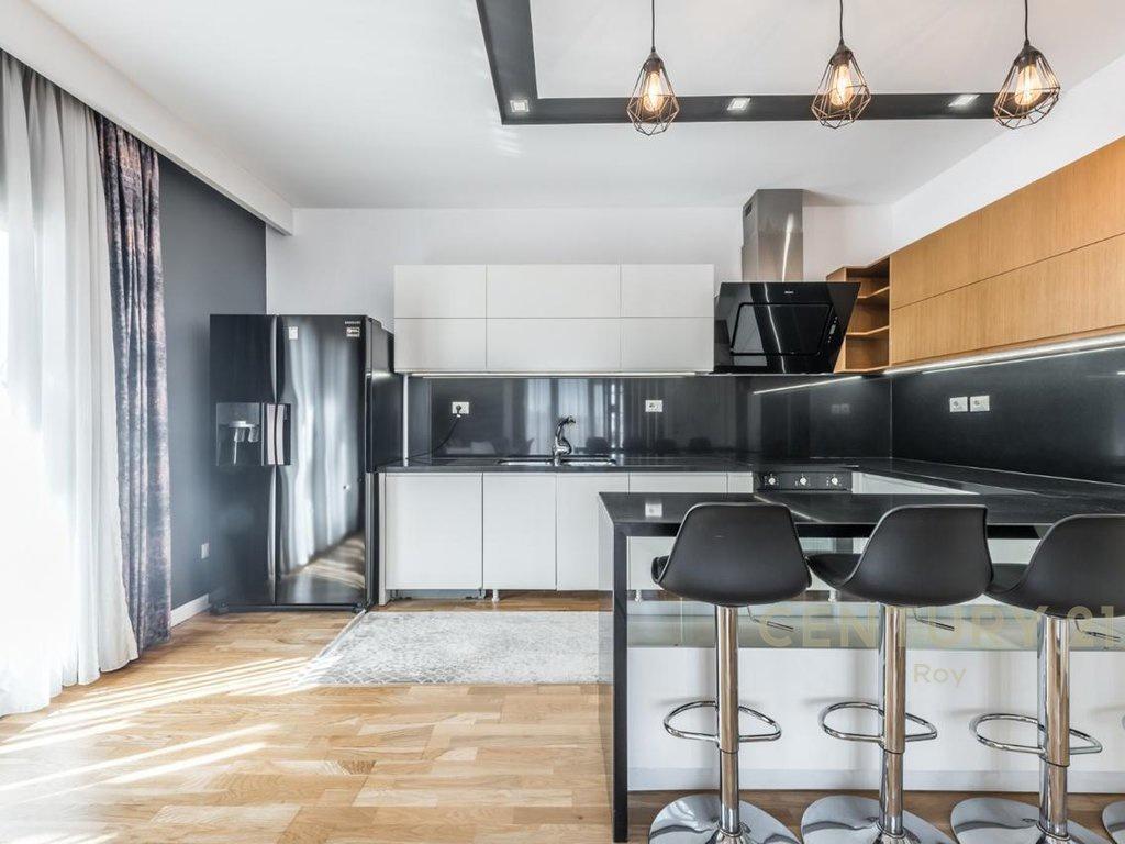 0698329326-SHITET-PENTHOUSE-PRAKTIK-PËR-JETESË-KOMODE