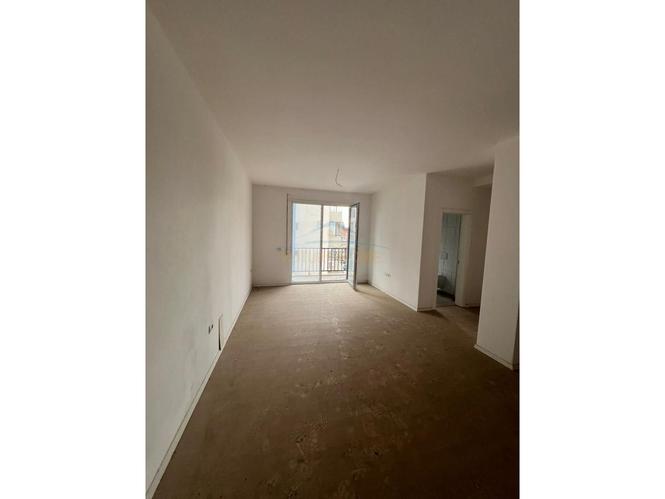 0683487469 Shitet, Apartament 2+1+2+Parkimi, ISH PARKU