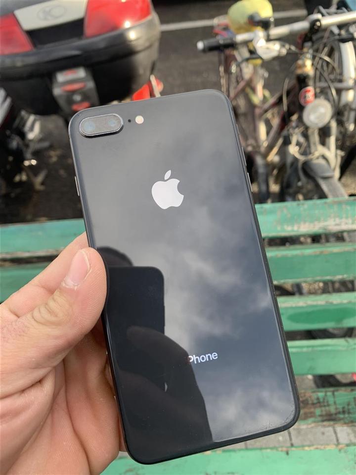 Iphone 8 plus 64 giga black ne gjndje te mir i perdor Tiranë