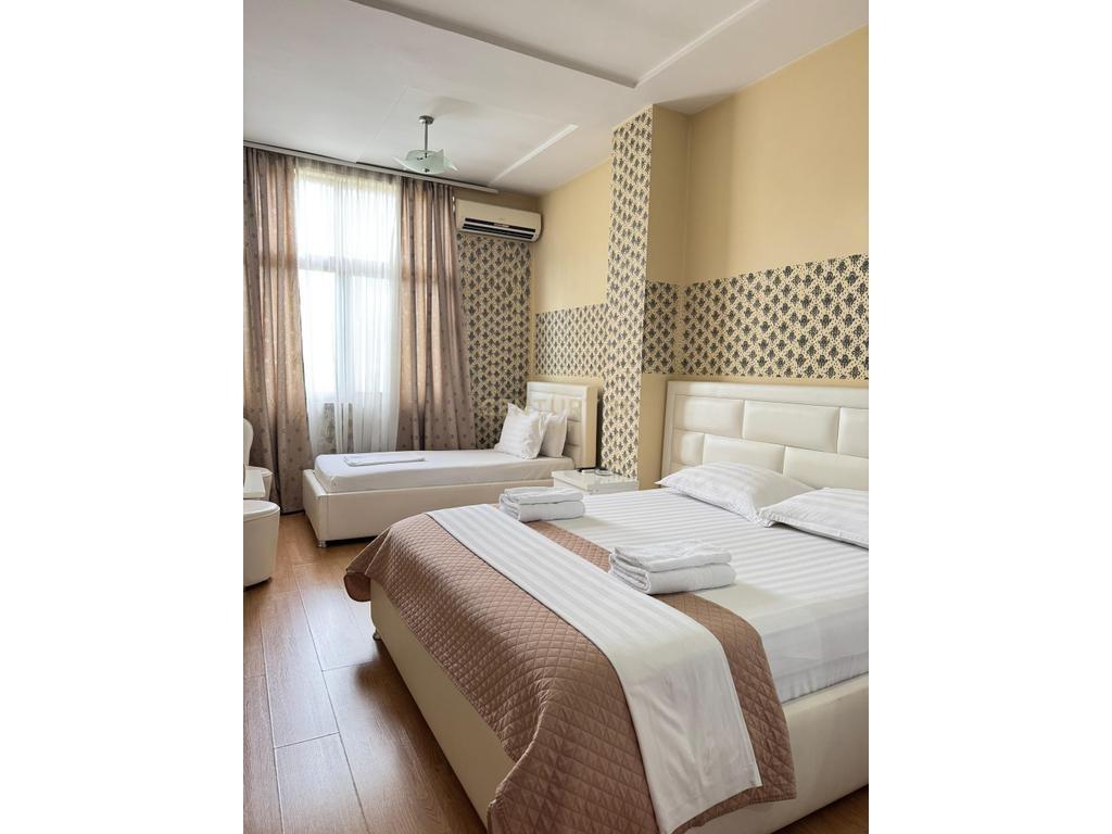 JEPET-ME-QIRA-HOTEL-NE-RRUGEN-E-ELBASANIT-