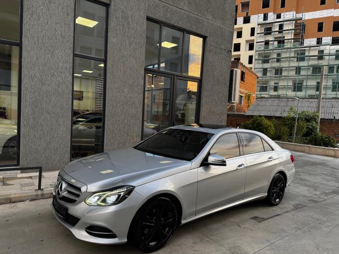 Mercedes-Benz E220