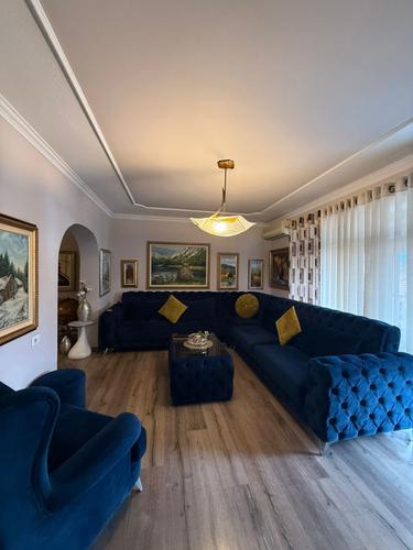 Apartament 2+1+2 me kuzhine te vecuar, Rruga e Kavajes, shit