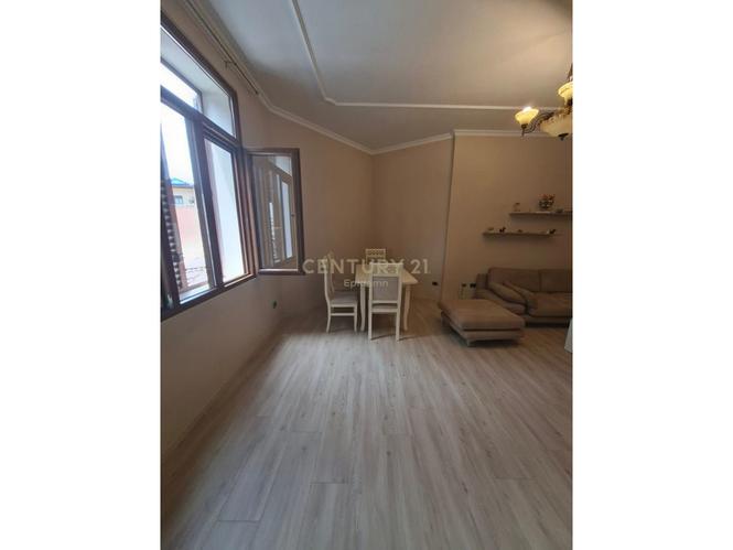 0697603180Jepet me qira apartament 3+1+2 ne Vollga !