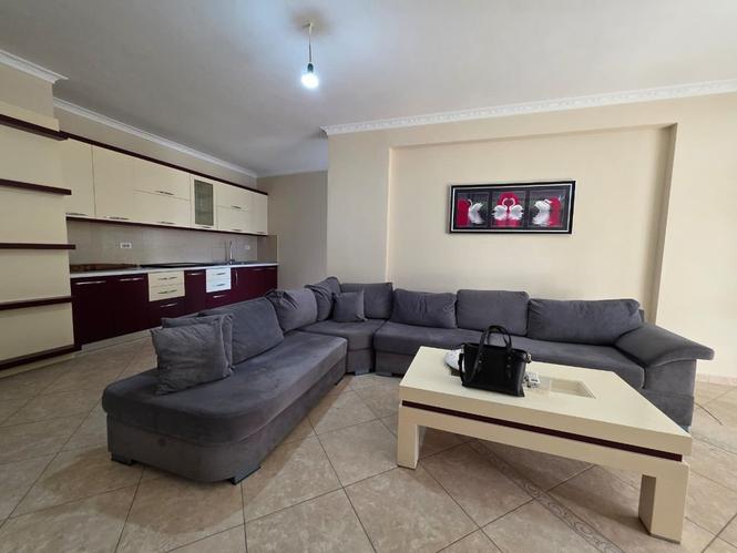 SHITET APARTAMENT 2+1 UNAZE E RE, RRUGA SOKRAT MIHO