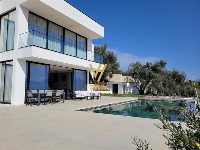 SHITET VILE LUKSOZE DY KATESHE PRAN CITY PARK 880.000 EURO