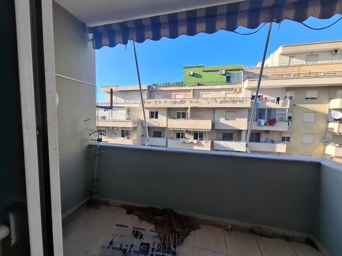 Shitet apartament 1+1