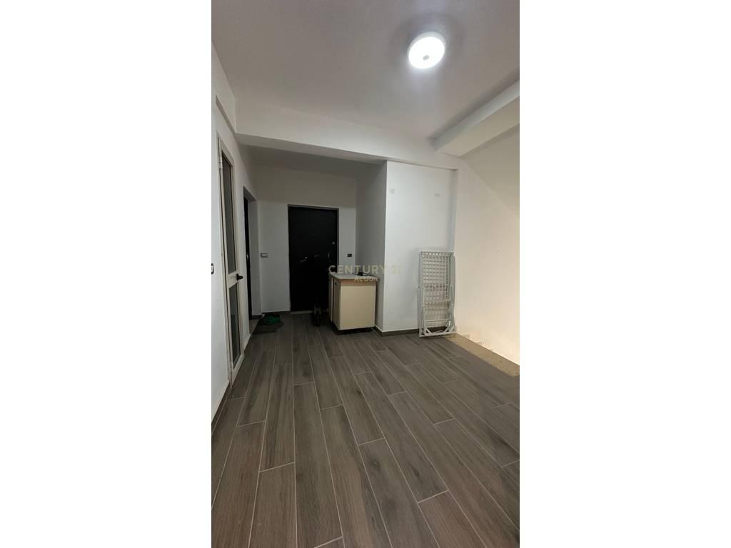 Jepet-zyre-moderne-me-qira-te-hotel--Radisson--Liqeni-i-That
