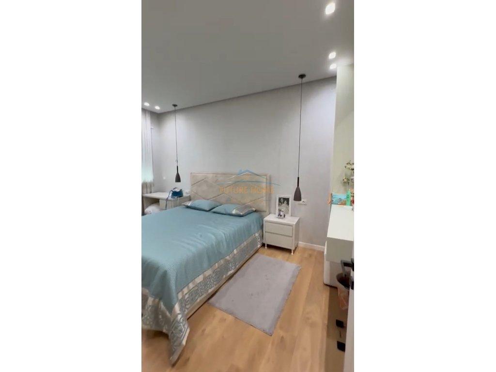0692268458-Shitet--Penthouse-3+1+3+Poste-Parkimi