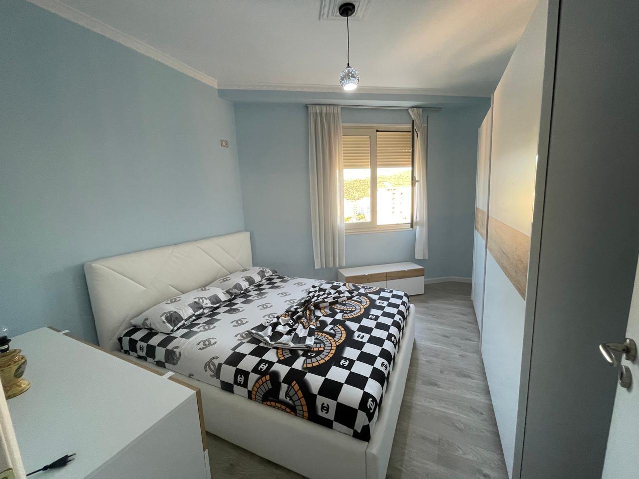 Jepet-me-qera--mujore-apartament-në-lungomare