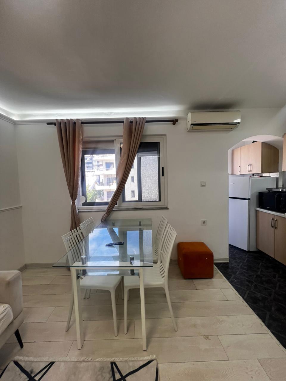JEPET-ME-QERA-APARTAMENT-2+1-PRANE-FLAGSHIP-CENTER--DURRES