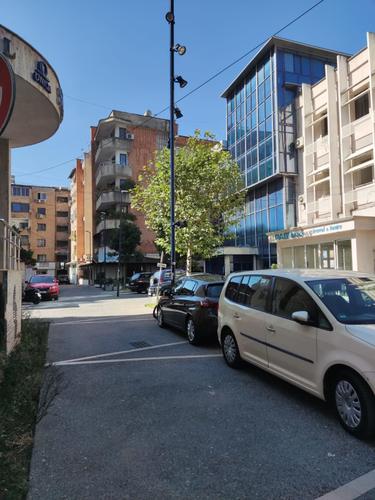 QERA OSE BNB GARSONIERE BULEVARDI ZOGU I PARE