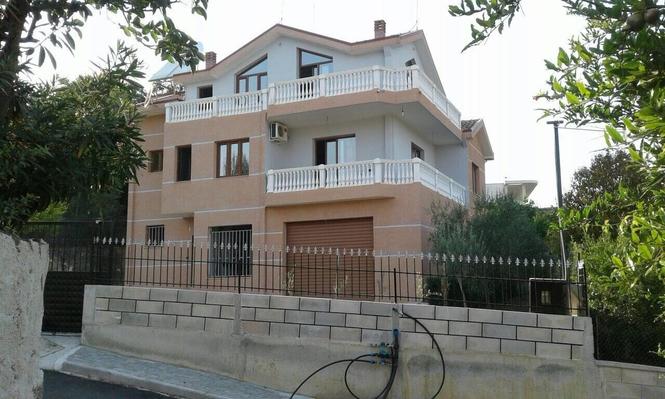 Vilë 470m2 ne Vorë ose ndërrohet!