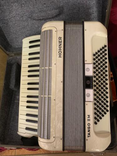 Hohner Tango IIM