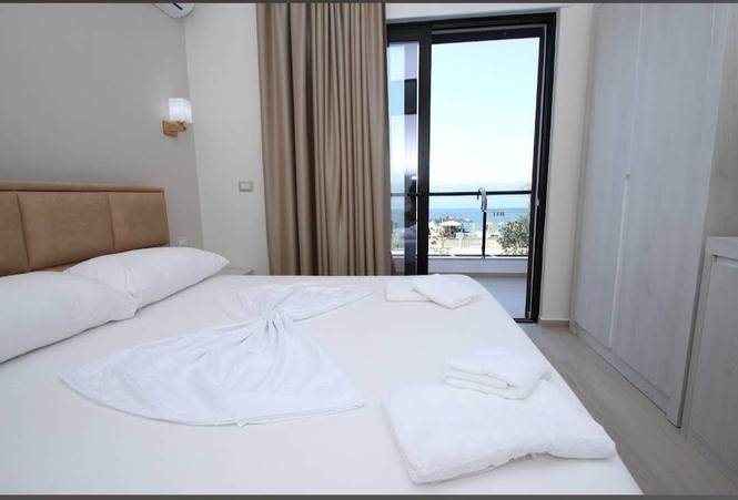 Shitet Hotel Radhimë Vijë E Parë