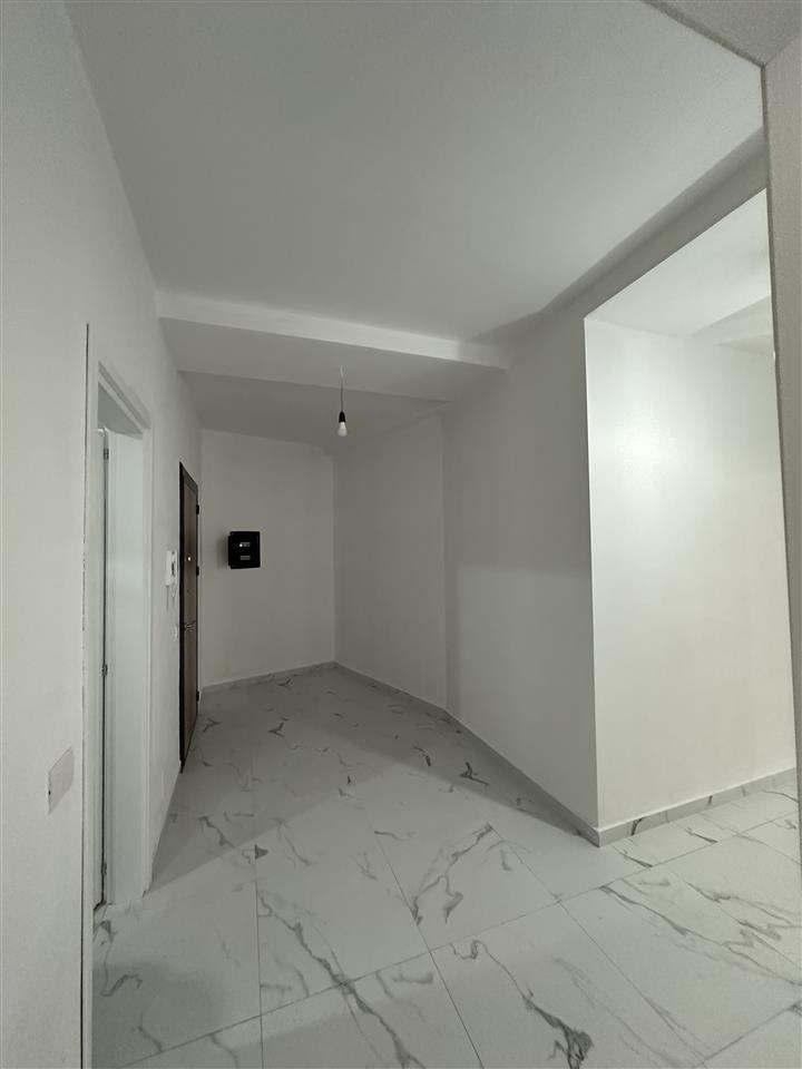 Jepet-apartament-2+1-me-qera-astir