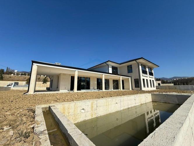 &#55356&#57313 Vilë Luksoze për Shitje – Valles Viridi Residence, TEG &#55357&#56525