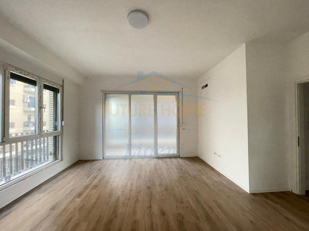 Shitet-apartament-3+1+2+post-parkimi-Fusha-e-Aviacionit
