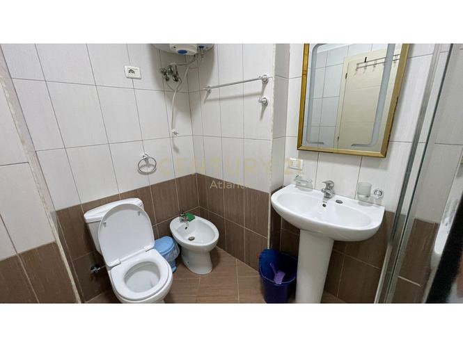JEPET APARTAMENT 1+1 ME QIRA NE PLAZH RROTA KUQE.0693150128
