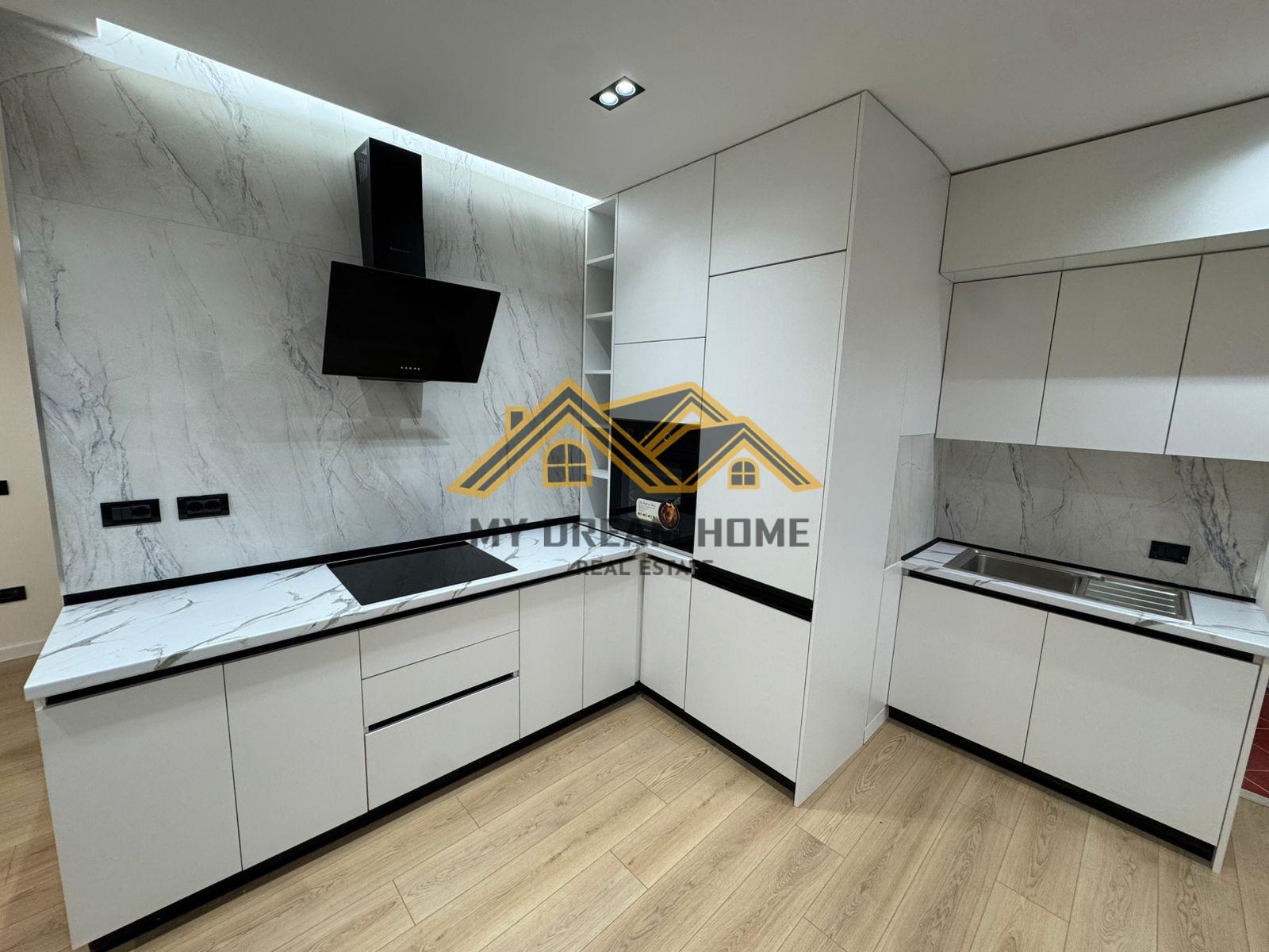 APARTAMENT-1+1-PRANE-STACIONIT-TE-TRENIT-NE-DURRES--PER-SHIT
