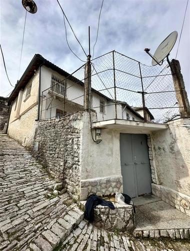 Gjirokaster ndrrohet ose shitet vilë