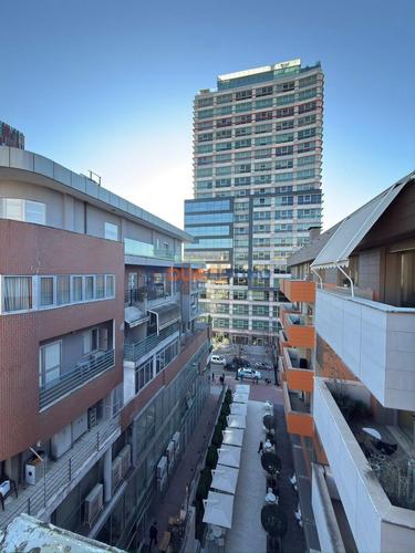 Shitet Apartament 3+1+2 + Verandë + Post Parkimi,Coin!