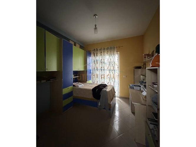 Shitet, Apartament 2+1, Kodra e Priftit, Tiranë