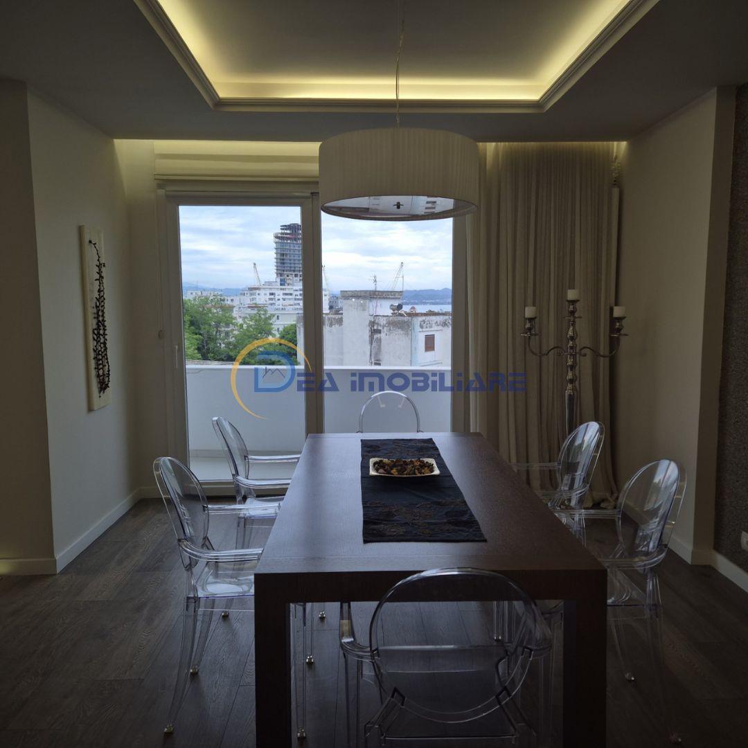 JEPET-ME-QIRA-APARTAMENT-1+1-QENDER-PRANË-AMFITEATRIT