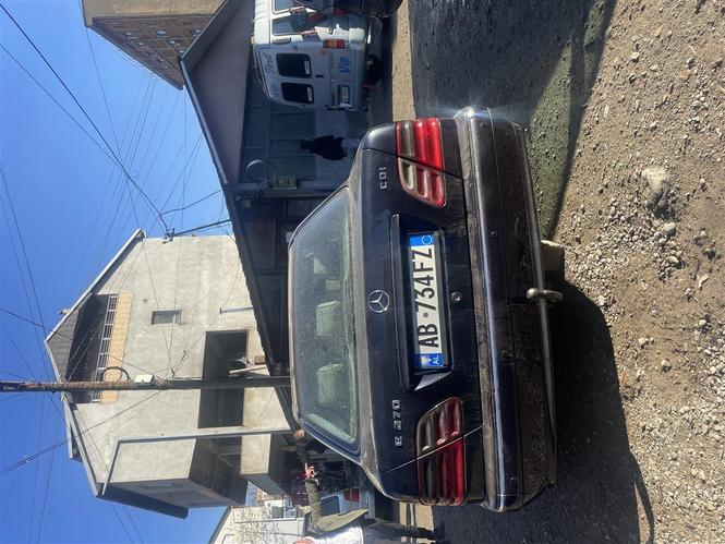 Mercedes benz e class 270