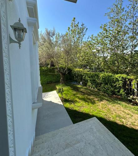 &#55356&#57313 JEPET ME QIRA VILË LUKSOZE 4-KATËSHE – White House, TEG