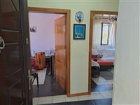 JEPET ME QERA APARTAMENT 2+1 PRANE SHKOLLES QEMAL MICI ,DURR