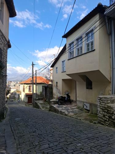 SHITET SHTEPI PRIVATE VAROSH  GJIROKASTER