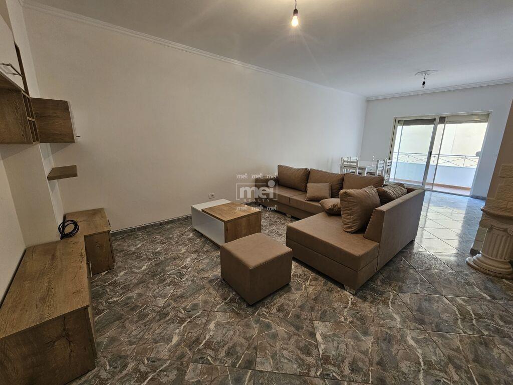 JEPET-ME-QIRA-APARTAMENT-2+1-TEK-RRUGA-E-KUMINIT-