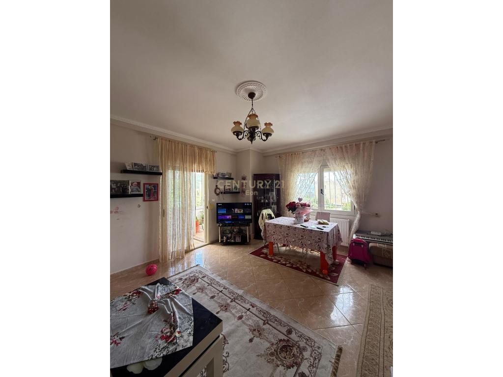 0683005058-SHITET-APARTAMENT-2+1-TE-VILA-ZOGUT--DURRES--