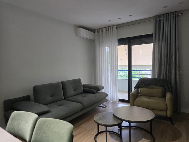 Apartament 1+1 per qira te Komuna e Parisit