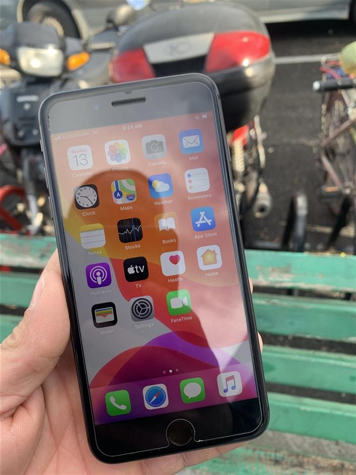 Iphone 8 plus 64 giga black ne gjndje te mir i perdor Tiranë