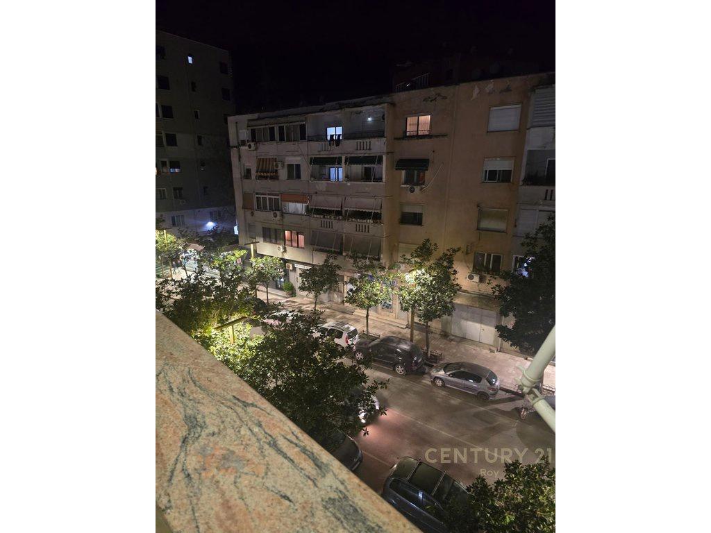 0677157705-JEPET-APARTAMENT-2+1-NE-QENDER-DURRES--