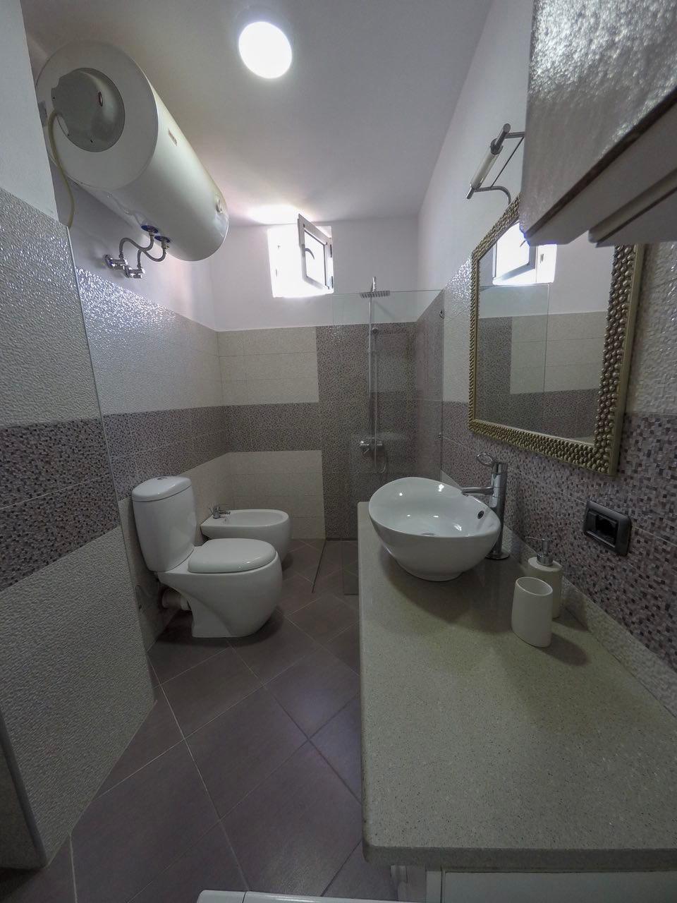 JEPET-APARTAMENT-ME-QERA-1+1-MYSLYM-SHYRI