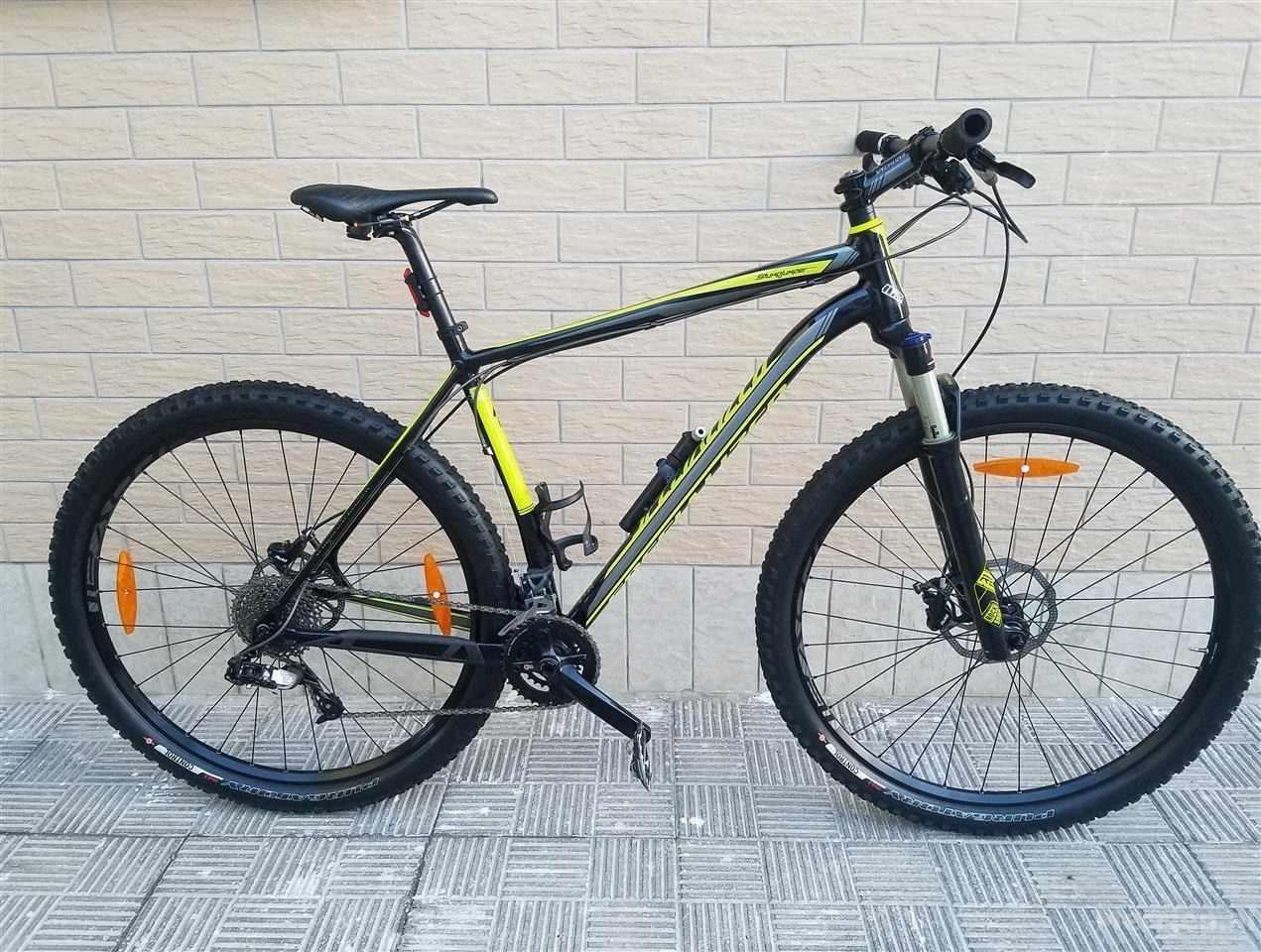 Specialized stumpjumper Full Sram x9 Rock shox. Tiran