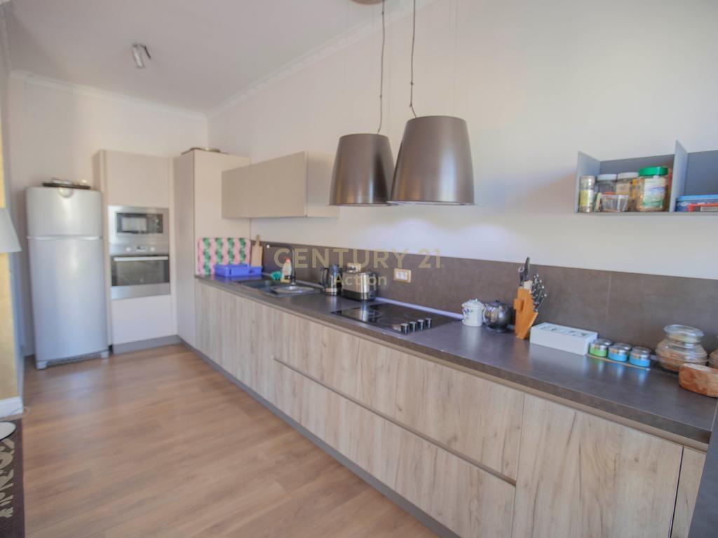 Jepet-per-qira-Apartament-2+1+2+Parkim-tek-Liqeni-i-Thate