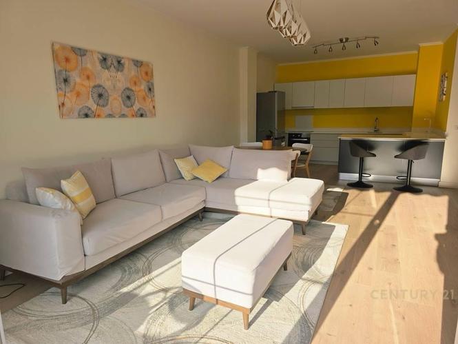 APARTAMENT 1+1 I MOBILUAR TE LICEU ARTISTIK!