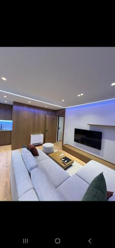 Jepet me qira Apartament Luksoz 1+1+parkim tek Oasis , Unaza
